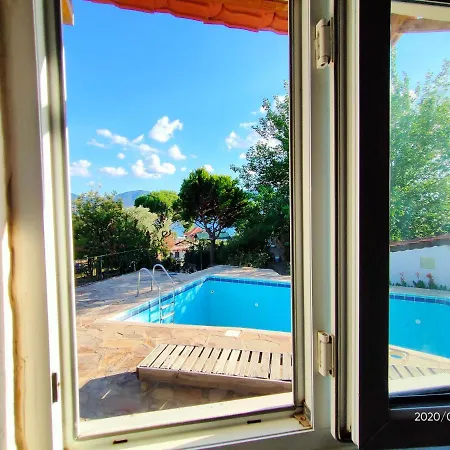 Guest house Selenes 3*