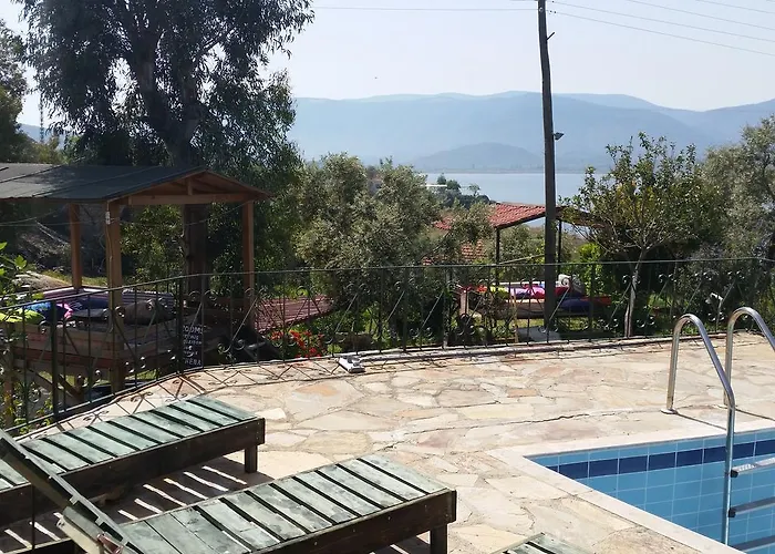 Casa de hóspedes Selenes 3*